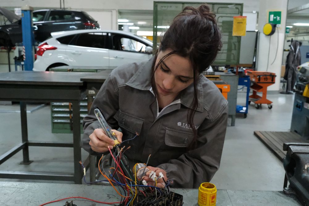 tecnico meccanico auto